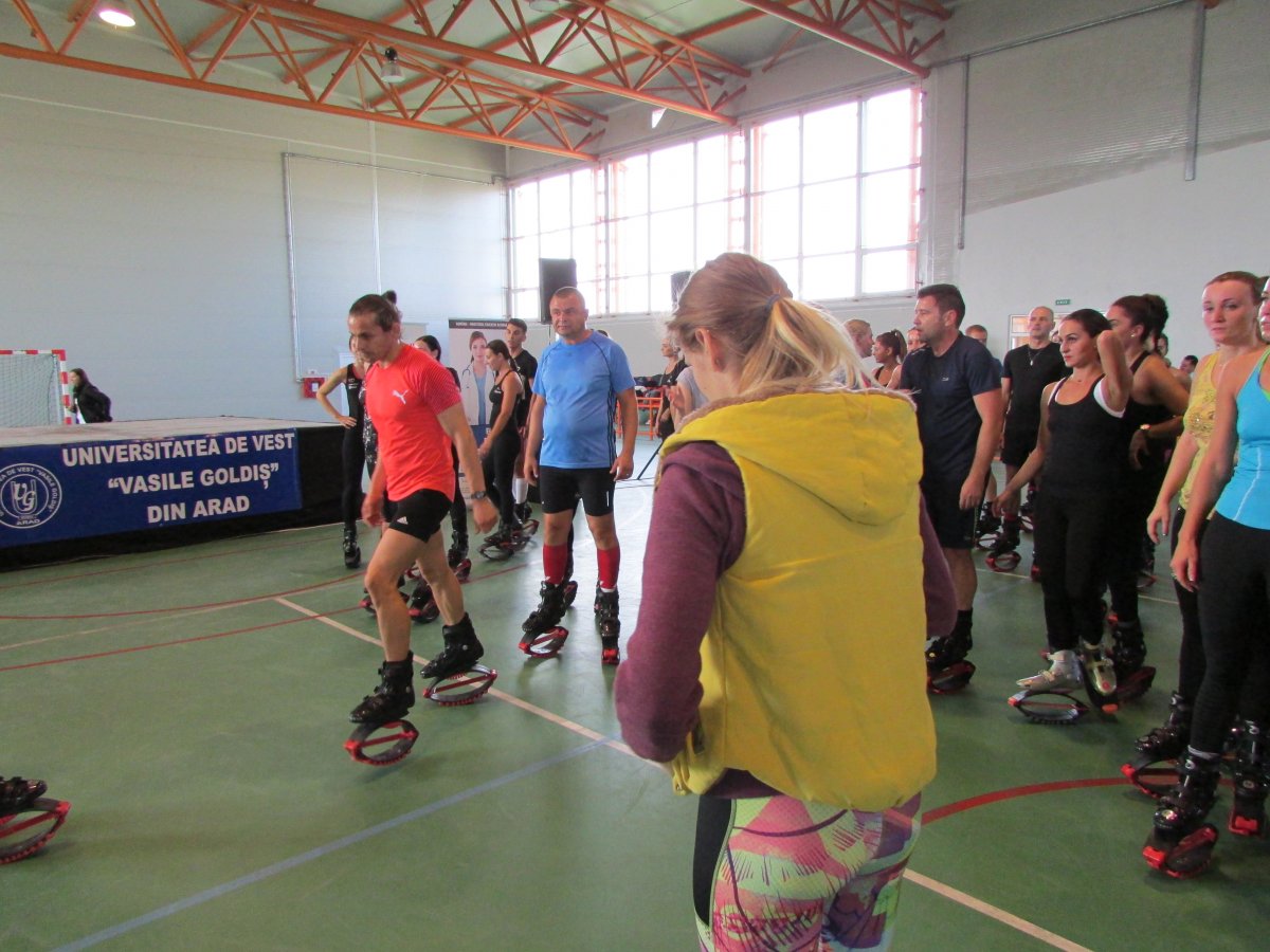 Universitatea de Vest ”Vasile Goldiș” promovează sportul ! Mişcare, muzică şi un nou concept tv, la Sala de Sport a UVVG