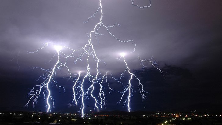 Avertizare de ultimă oră de la meteo: Cod Portocaliu şi Galben de furtuni în toată ţara