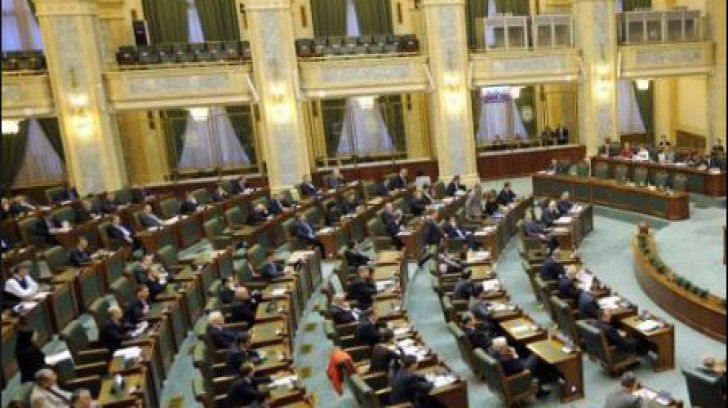 VESTE BUNĂ pentru toţi bugetarii: Decizia a fost luată în urmă cu puţin timp de Senat