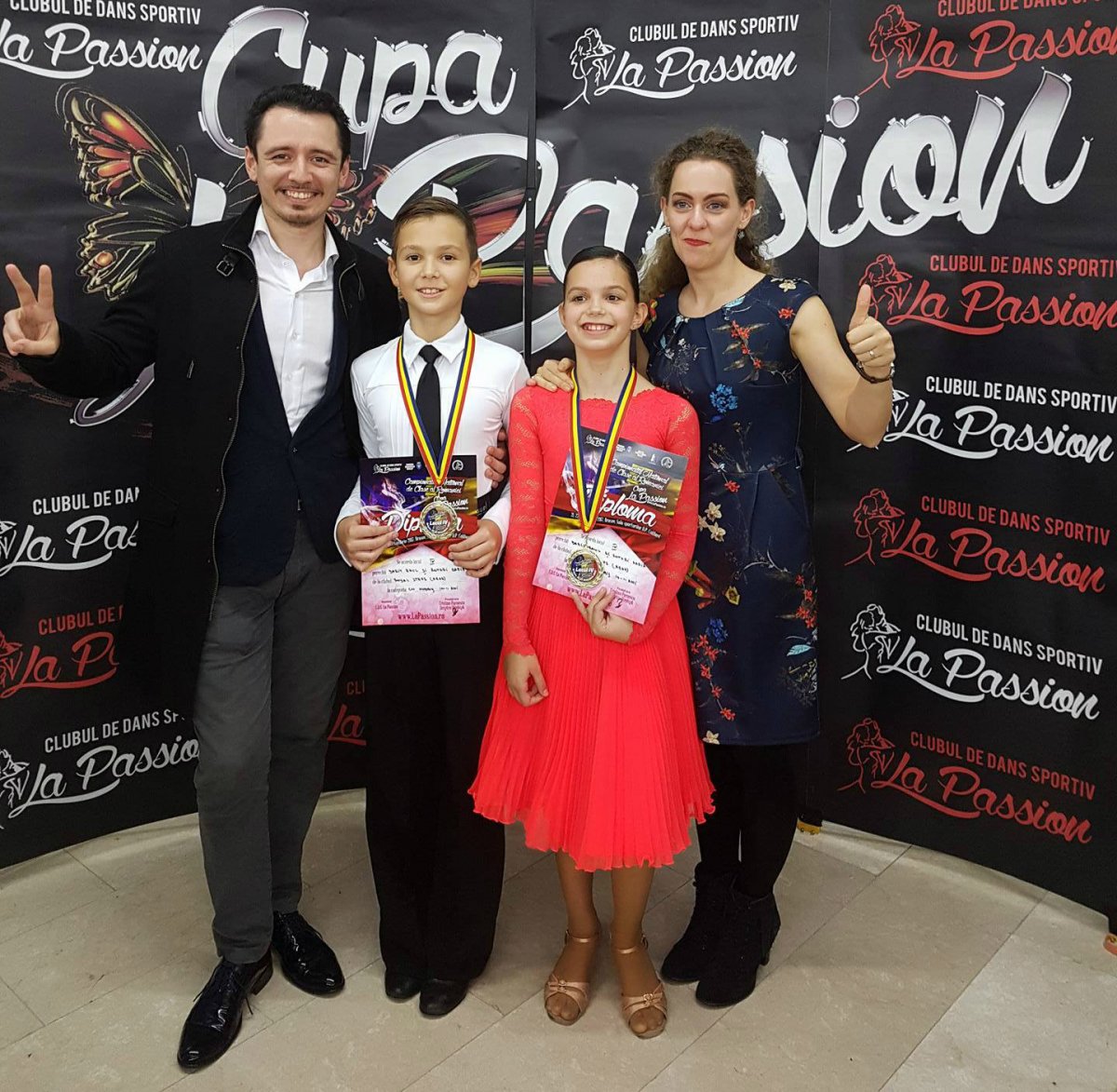 Școala de Dans Royal Steps a reprezentat Aradul cu 10 perechi la Campionatul Național de Clase de la Brașov