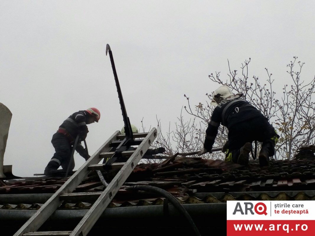 Incendiu la o casă din Grădiște (FOTO)