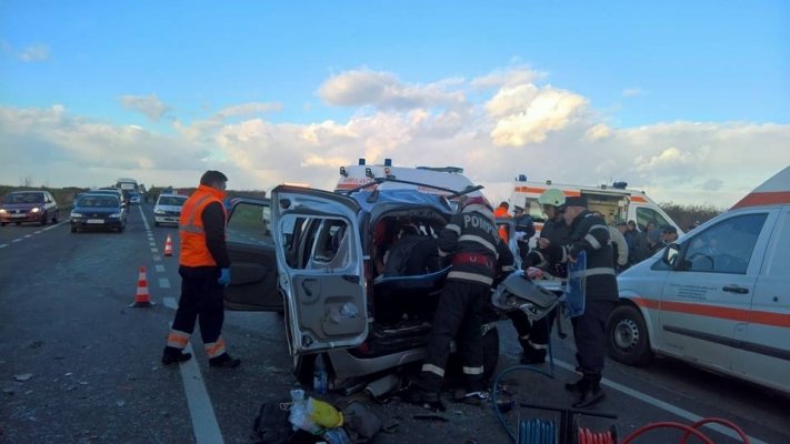 ACCIDENT grav în Timiş. Cinci oameni au fost răniţi. Drumul spre vama Moraviţa, blocat