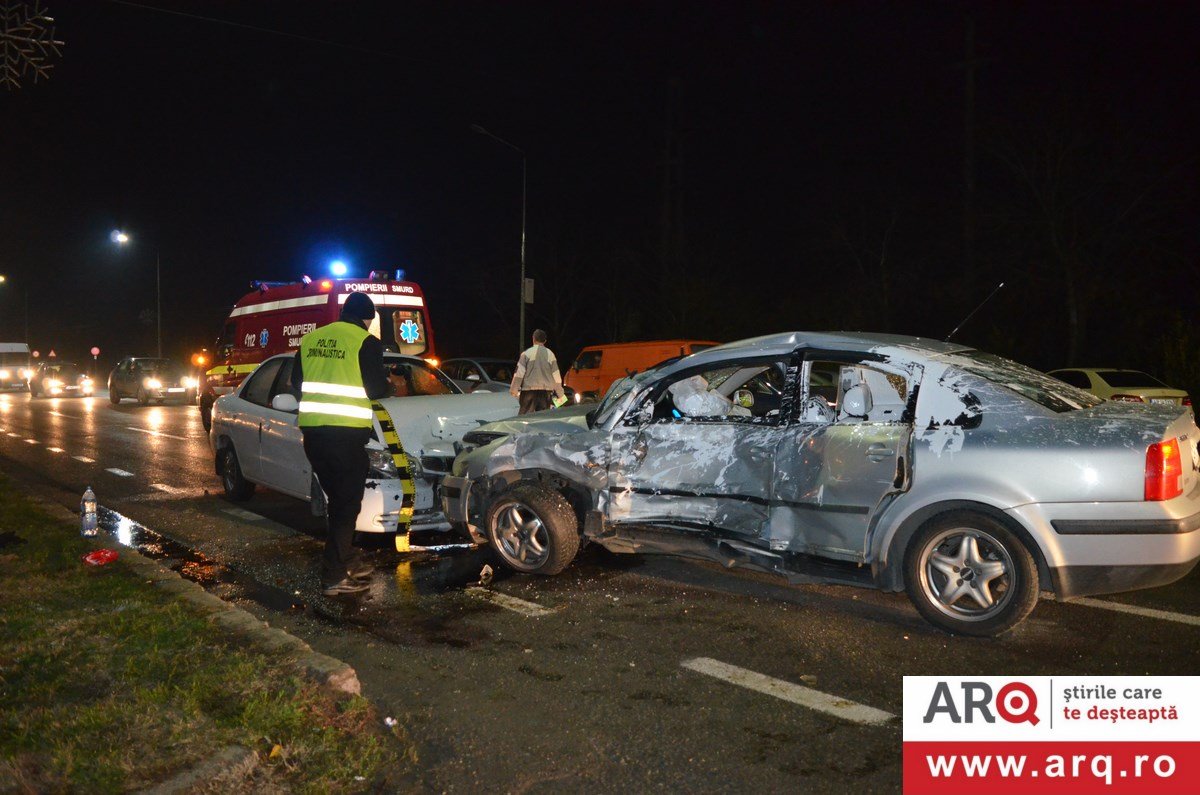 Accident sinistru în Grădiște, cu un VW lovit din toate părțile