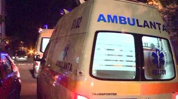 Accident mortal pe DN1, în judeţul Sibiu. O femeie şi-a pierdut viaţa după ce maşina în care se afla a intrat într-un TIR