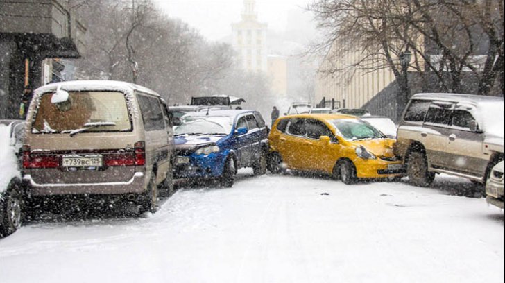 Prima NINSOARE a provocat haos în Rusia: 256 de accidente în doar câteva ore