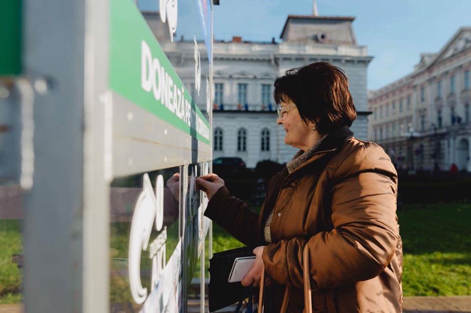 Arădenii sunt aşteptaţi să doneze două TONE de monede (FOTO)