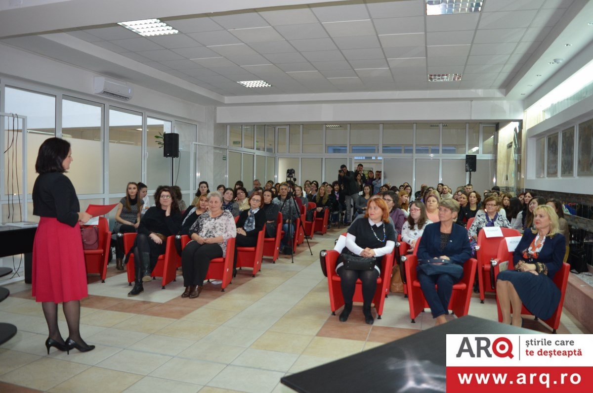 Teatru şi fotografie pentru copiii cu CES (FOTO)