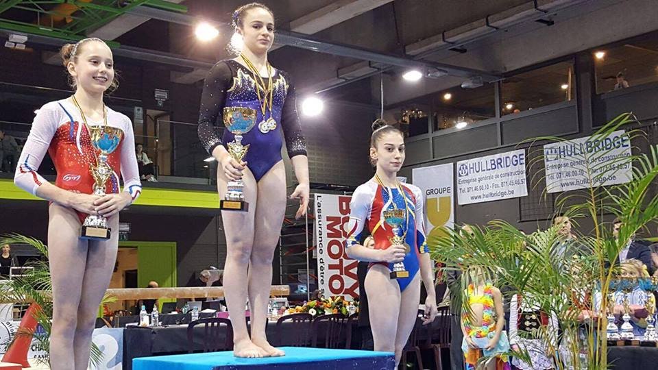 Arădeanca Iulia Berar - pe podium la TopGym