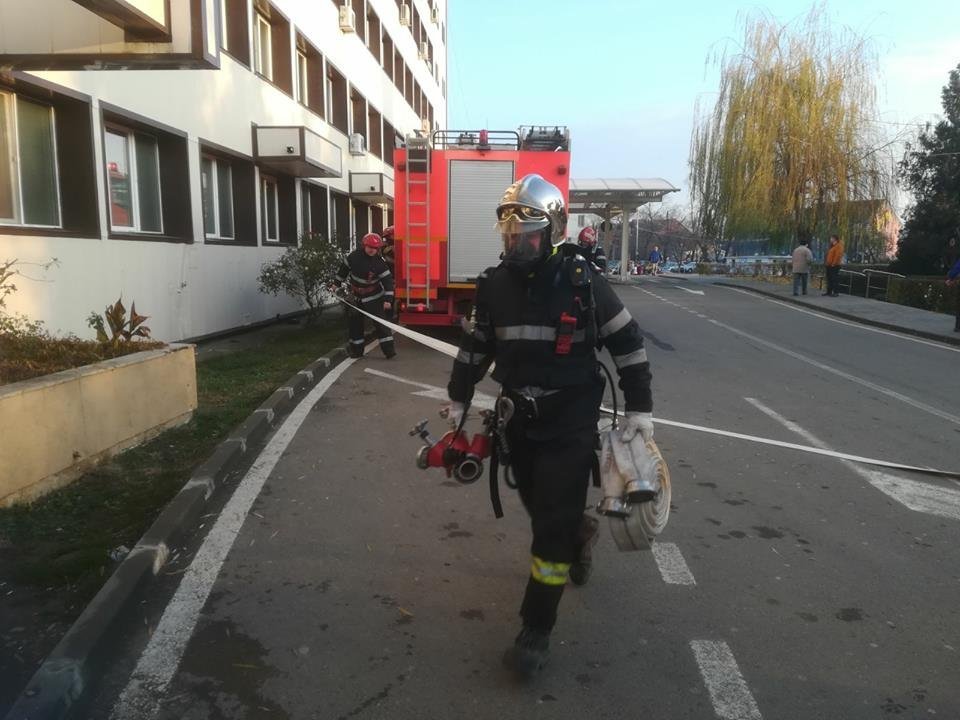 Exerciţii ISU Arad la Spitalul Judeţean Arad