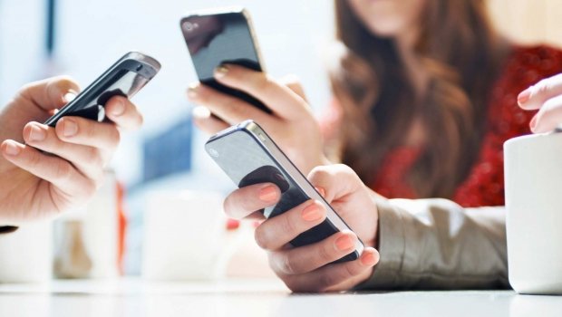 Tarifele convorbirilor pe mobil în alte reţele vor scădea de la 1 mai 2018