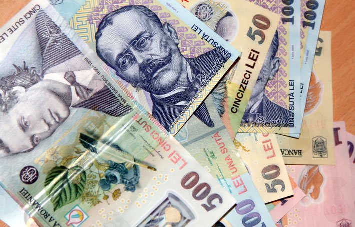 De azi românii vor avea noi bancnote