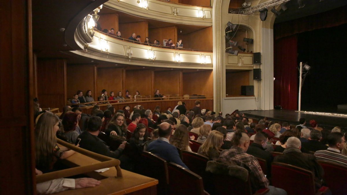 Luna plină de teatru – un proiect de succes… din prima zi