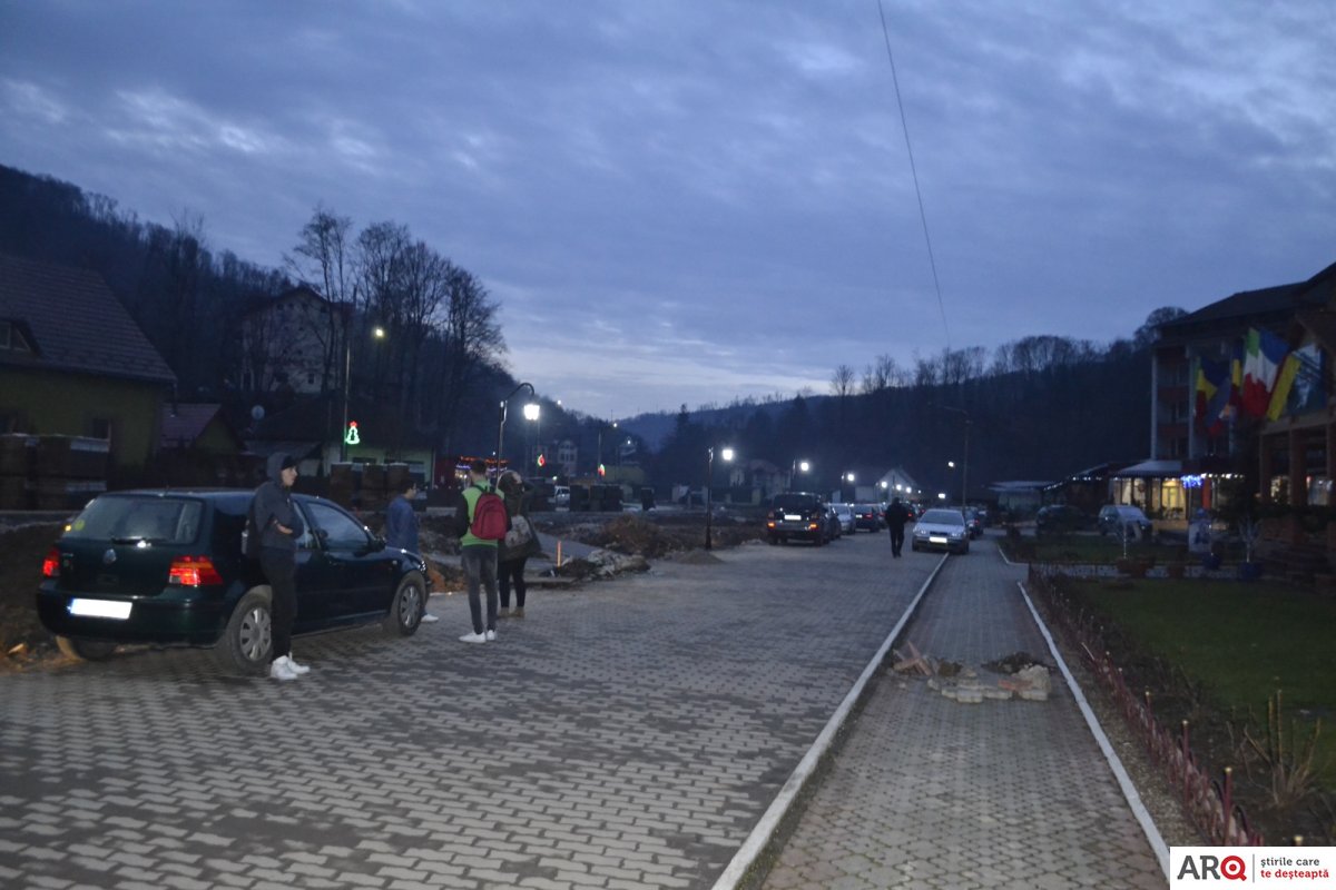 MONEASA - Reamenajarea parcului din stațiune după furtuna de anul trecut (foto - video)