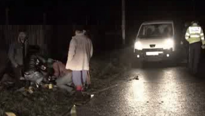 Un tânăr a intrat în plin cu maşina în prietenii cu care băuse toată noaptea. Unul a murit, altul este în stare gravă la spital