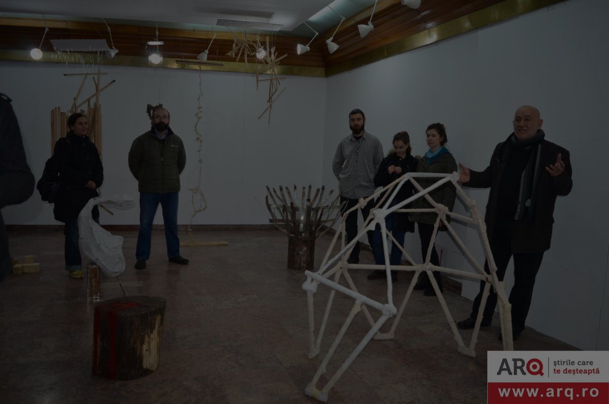 La vernisajul de sculptură de la Galeria ALFA a fost permis doar accesul persoanelor cu nivelul IQ-ului peste 120 !!!