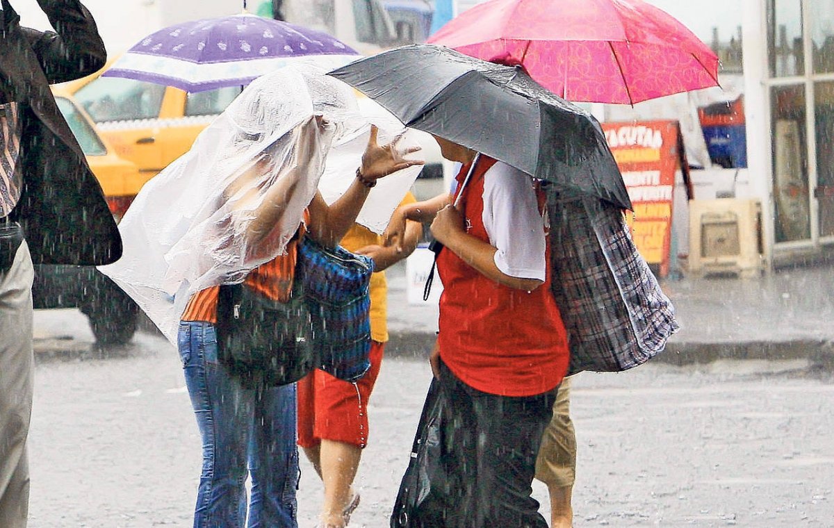 ALERTĂ METEO: Urmează două zile de ploi în toată ţara