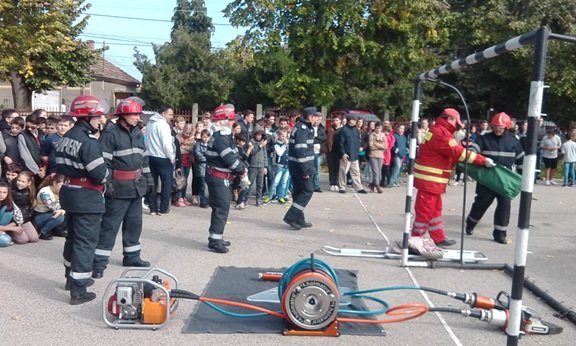 Simulare de incendiu la Liceul Teoretic “Mihai Veliciu” Chişineu-Criş