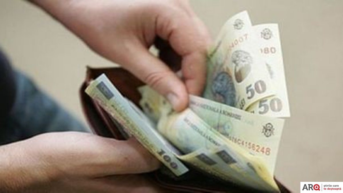 Salariile a zeci de mii de bugetari, mărite cu 50% de la 1 noiembrie