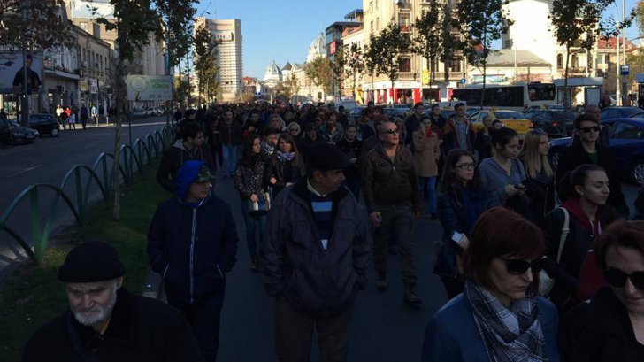 Mii de români au ieșit în stradă într-un 