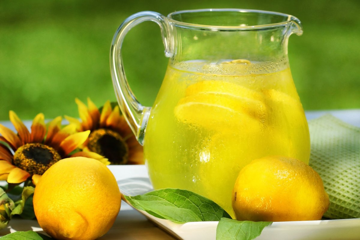 4 boli pe care le tratezi cu o simplă limonadă