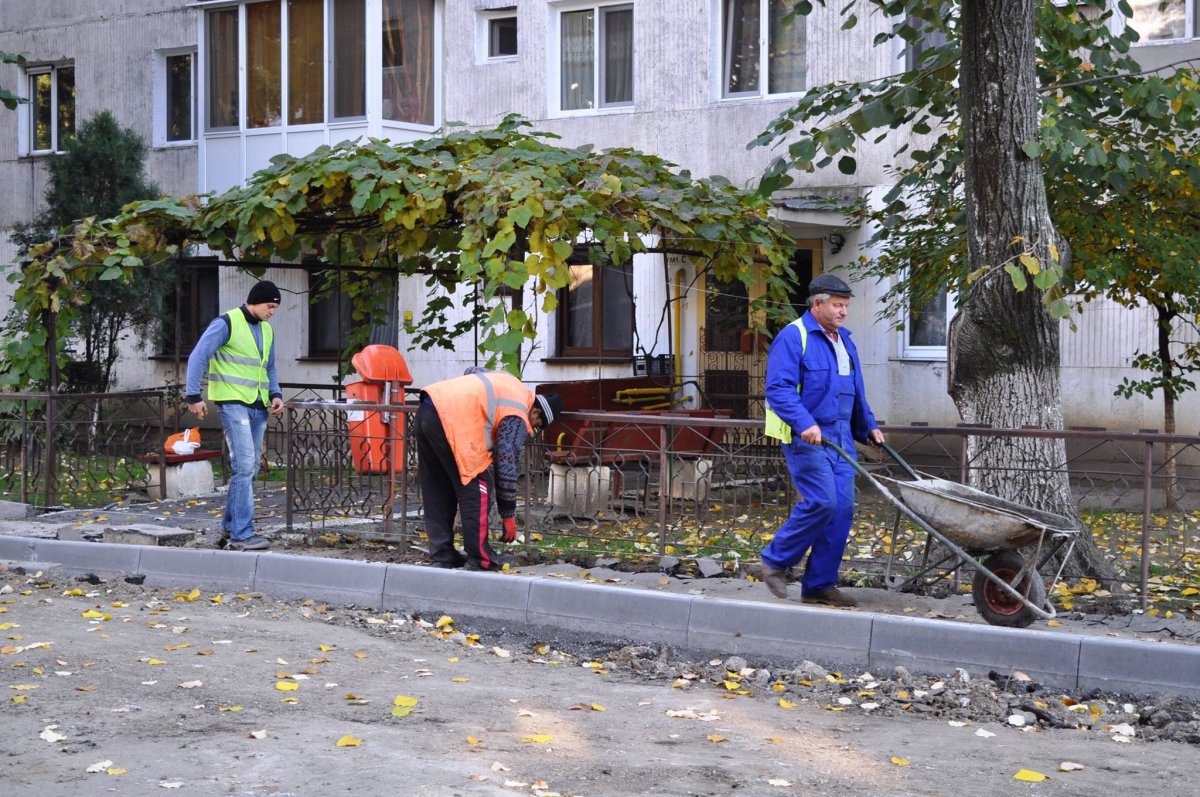 Trotuare noi în Vlaicu