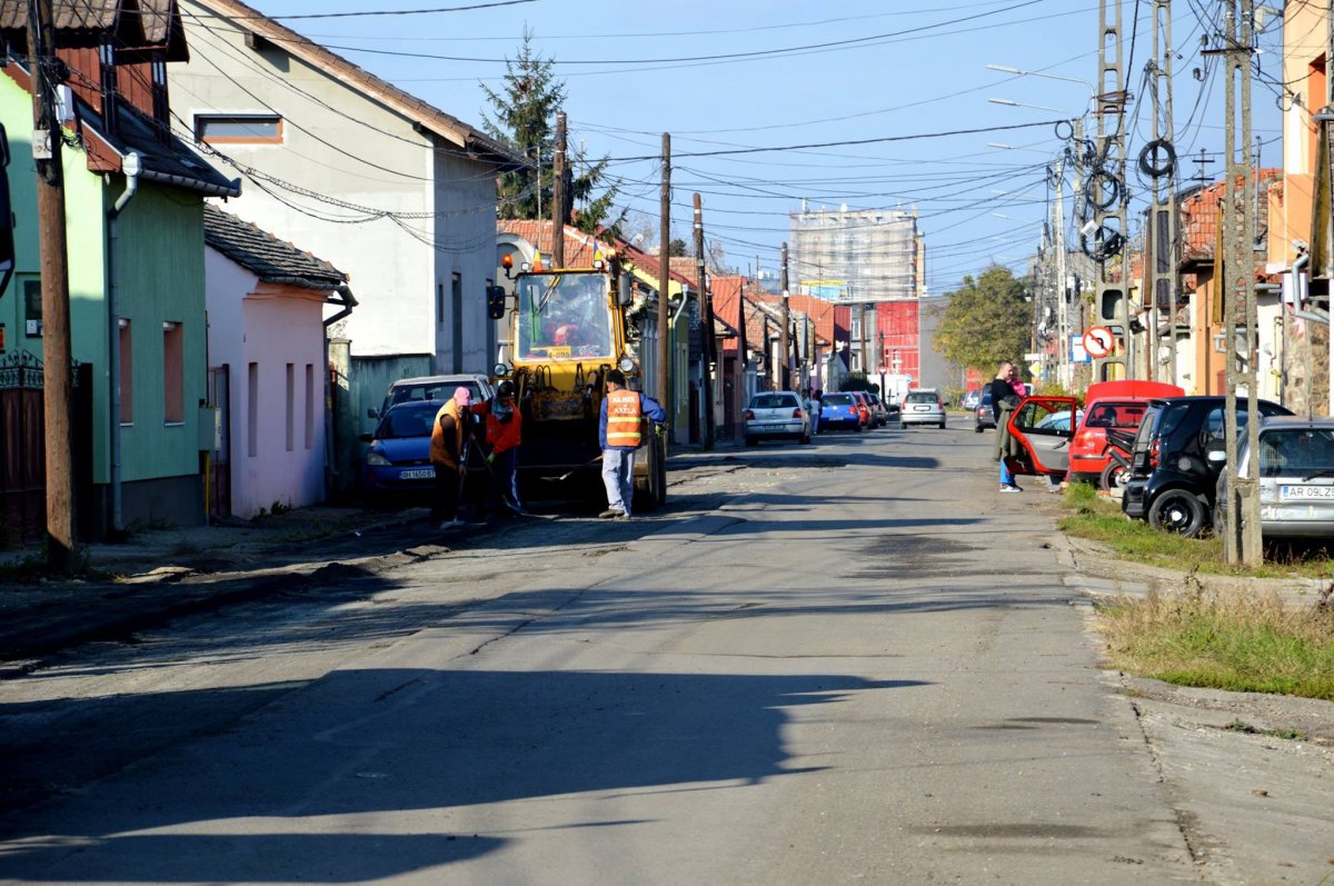 Asfalt nou și sens dublu pe strada Guttenbrunn