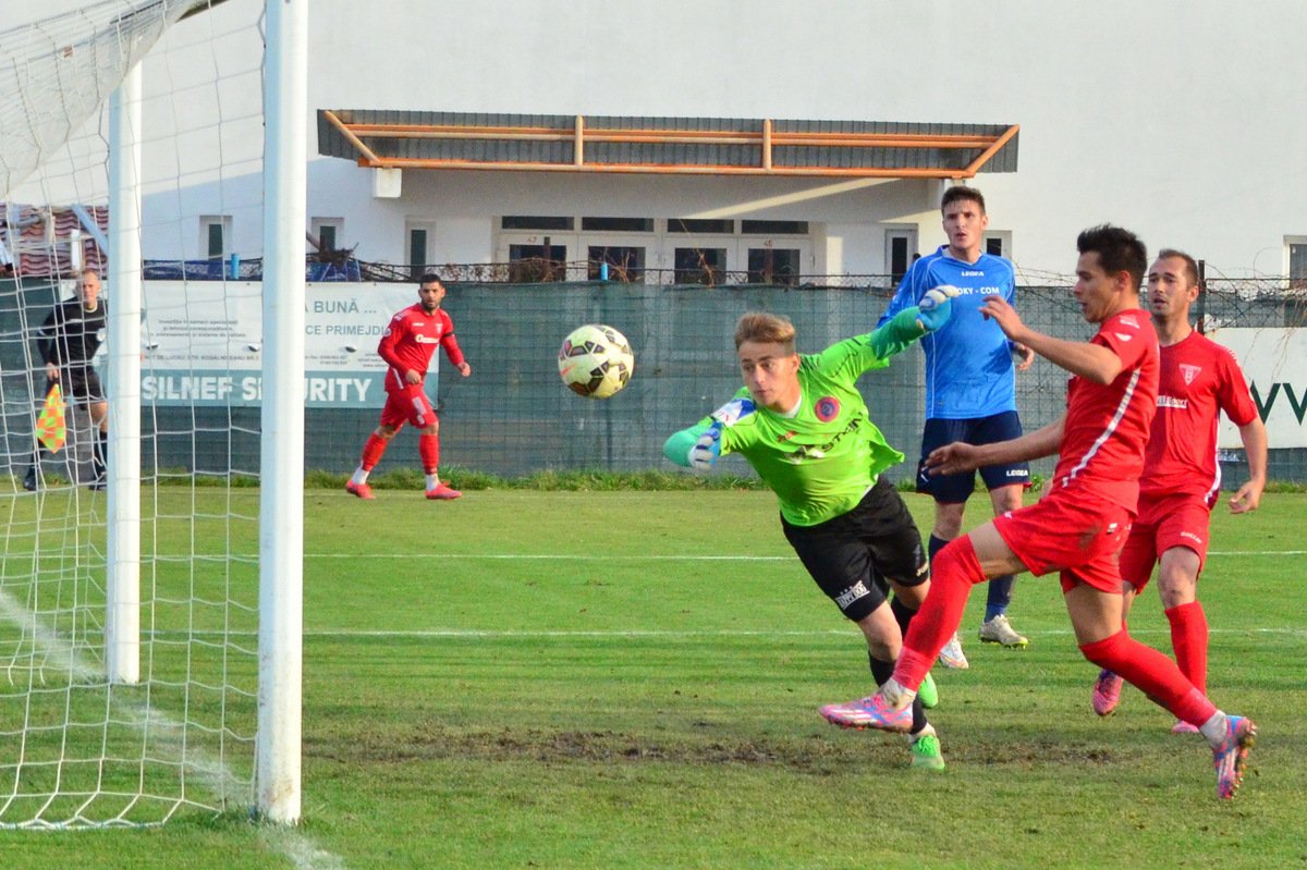 Fotoreportaj: Unirea Tărlungeni - UTA 2-2