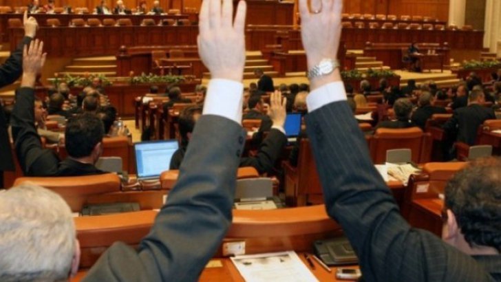 Miniștrii propuși de Cioloș urmează să fie audiați de comisiile de specialitate din Parlament