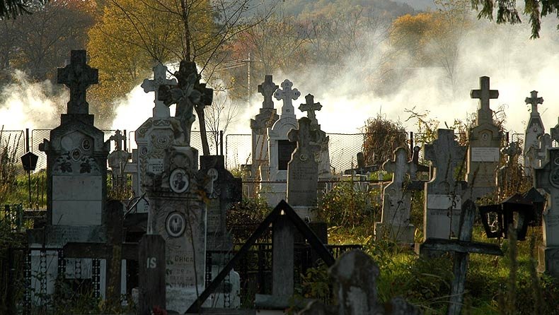 Directive UE: Morții pot fi îngropați fără preot 