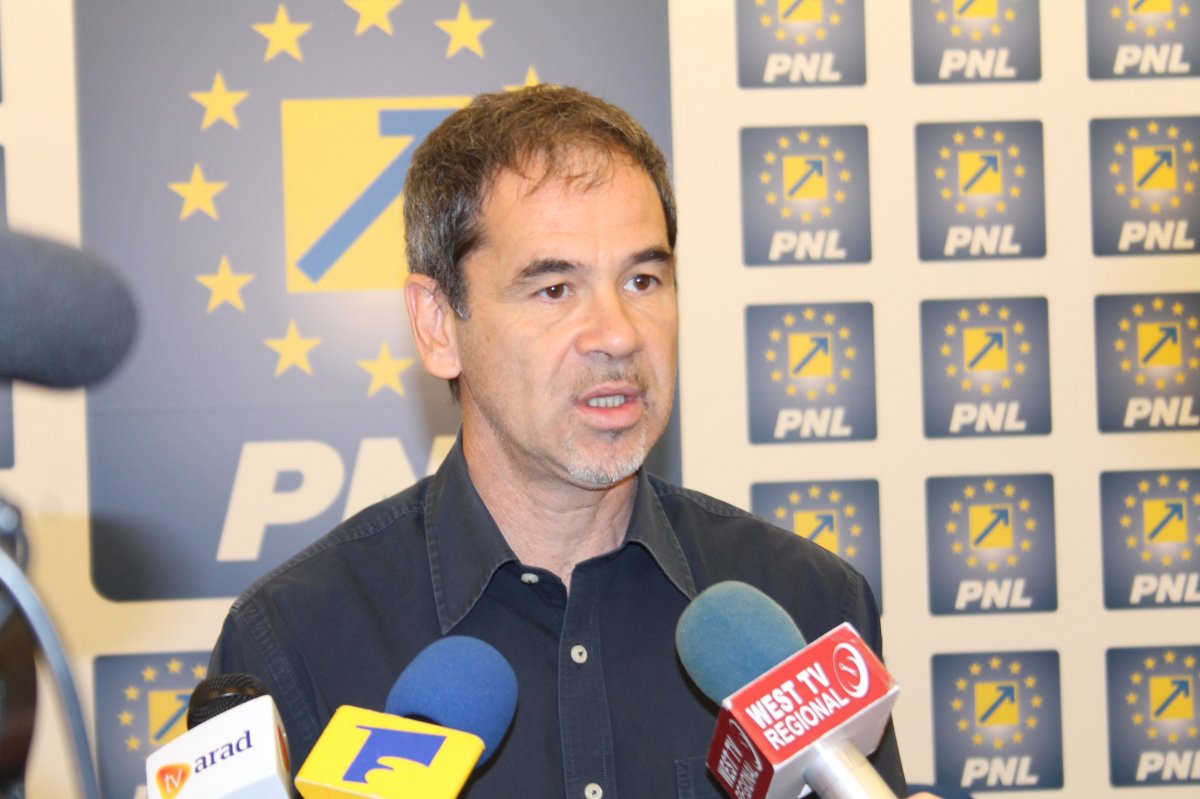 Ovidiu Moșneag (PNL): “Aradul pierde, pesedistul Tripa râde si laudă Guvernul “