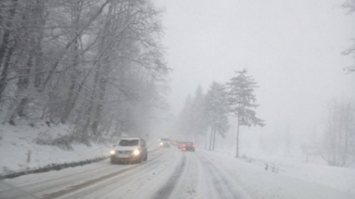 Avertizare meteo! Vin ninsorile la munte și în mai multe județe din țară