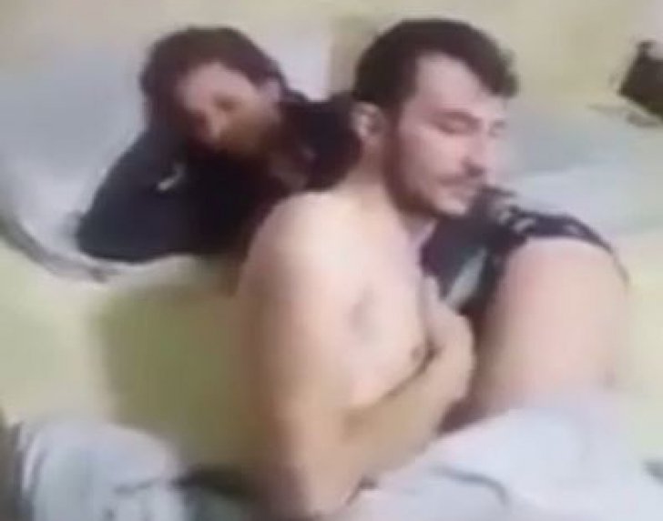 Un român care muncea în Belgia a revenit acasă. Și-a găsit soția în pat ...