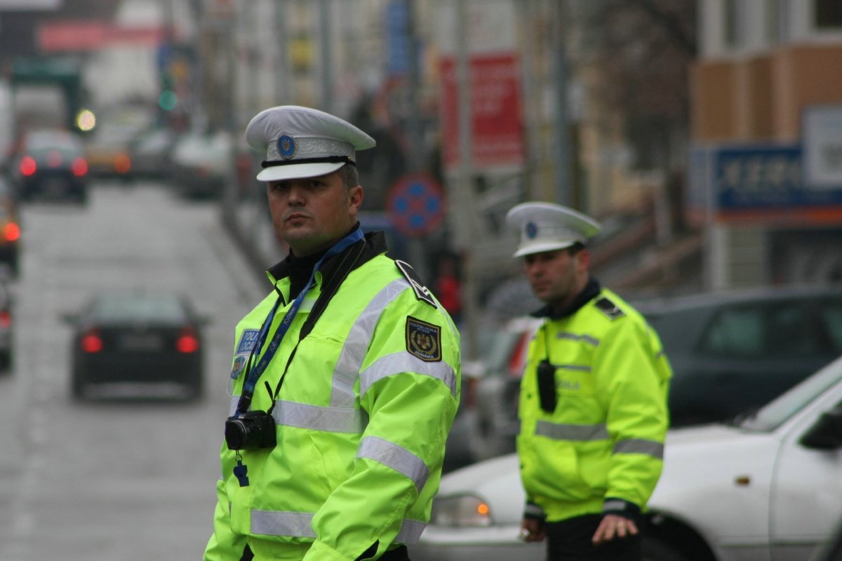 Polițiștii locali pot aplica amenzi șoferilor care parchează neregulamentar în Arad