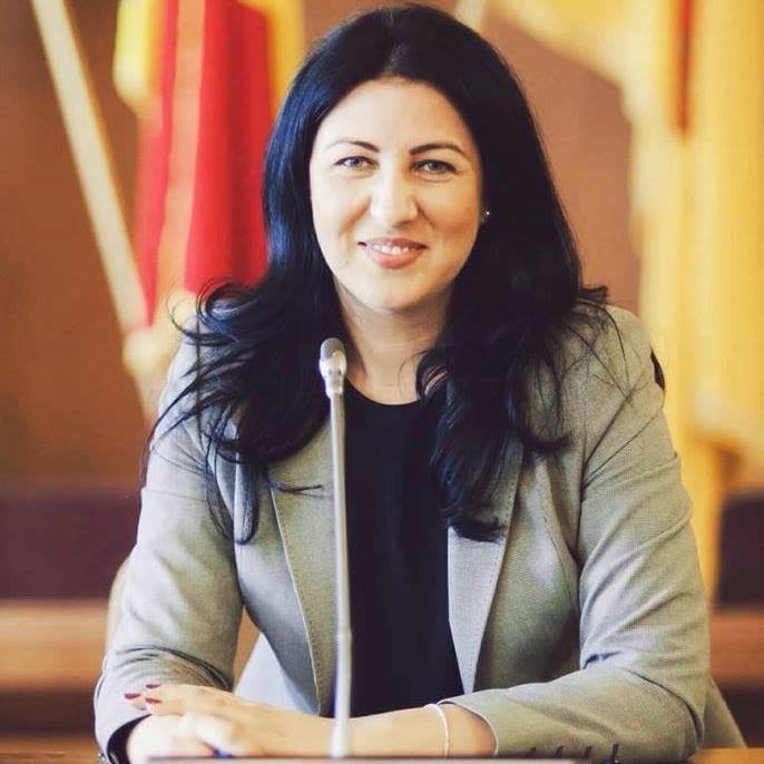 Adina Dumitrean (PNL): ”Guvernul PSD sfidează în continuare dascălii!”