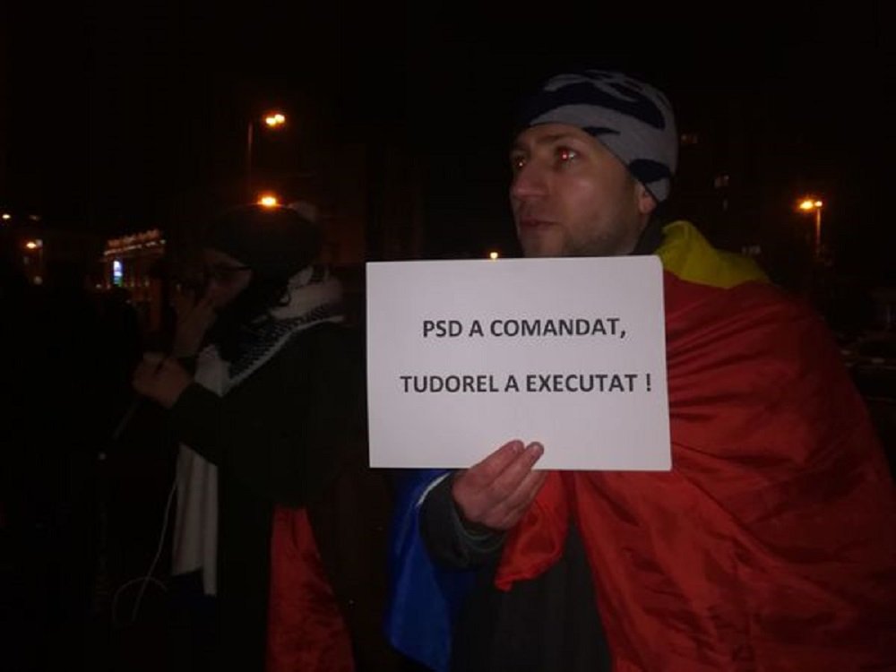 Proteste în mai multe oraşe din ţară, după anunţul lui Tudorel Toader privind revocarea şefei DNA