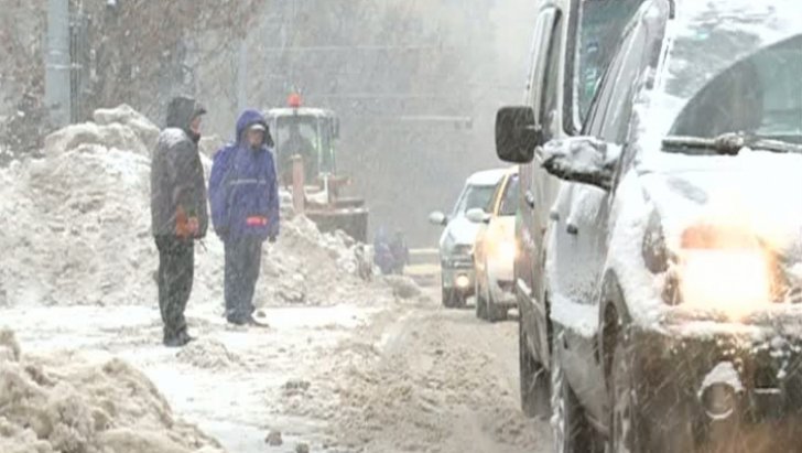 Cod portocaliu de ninsori abundente: Nămeţi de aproape jumătate de metru. Ger până pe 1 martie