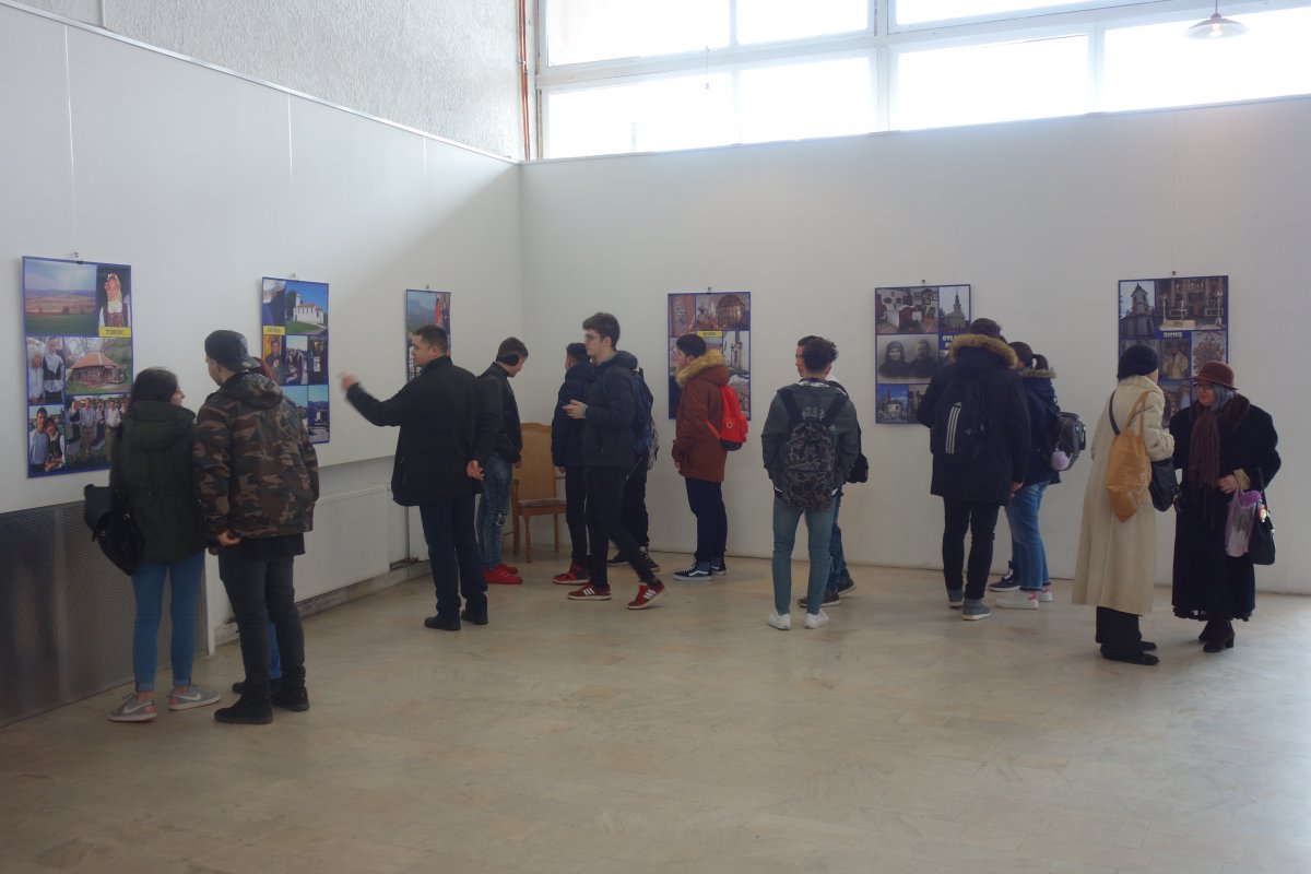 Expoziția itinerantă „Românii de la marginea lumii