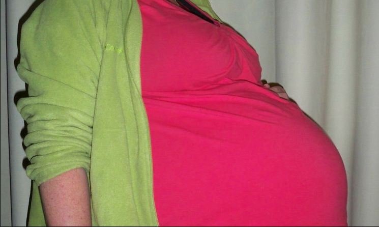 A născut un copil de 6 kilograme, dar când i-au adus bebelușul, mama a început să urle: „Ce ne-ați făcut? Ne-ați distrus viețile!”