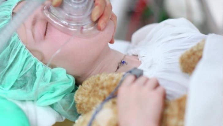 Anchetă la spitalul din Oradea, unde un copil în stare gravă a fost dat afară