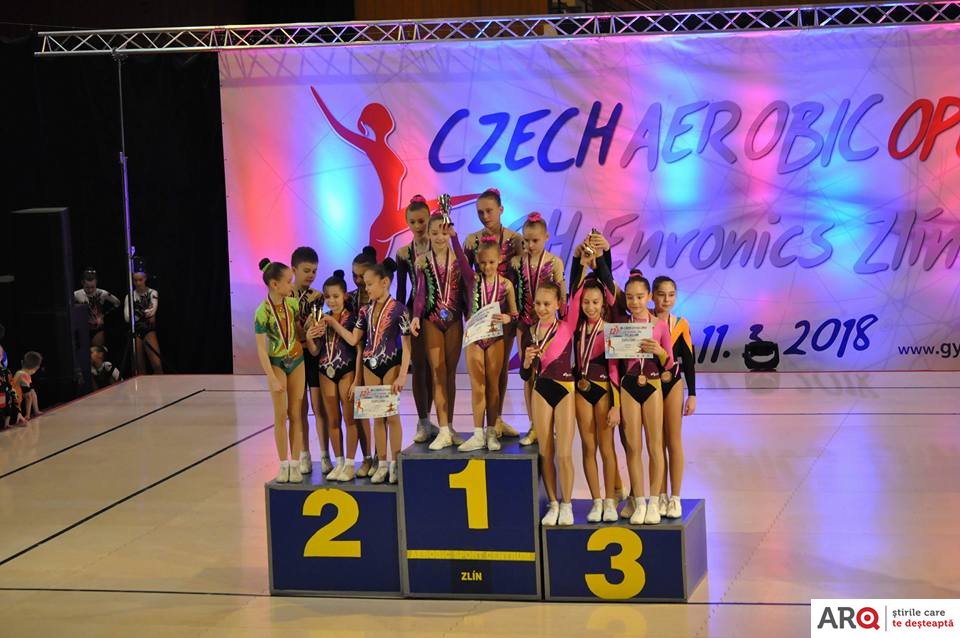  Colecție de medalii pentru cluburile arădene Urania și Universitatea   la Aerobic Open Cehia 2018