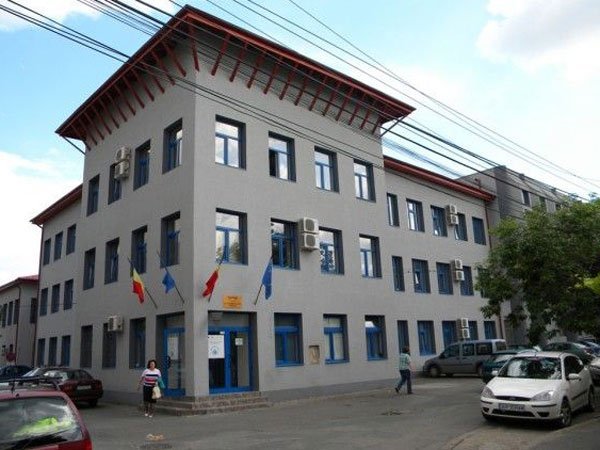 Compania de Apă Arad a semnat recepţia finală pentru staţia de tratare a apei, frontul de captare şi rezervorul de apă executate prin Programul Operaţional Sectorial „Mediu” în Ineu