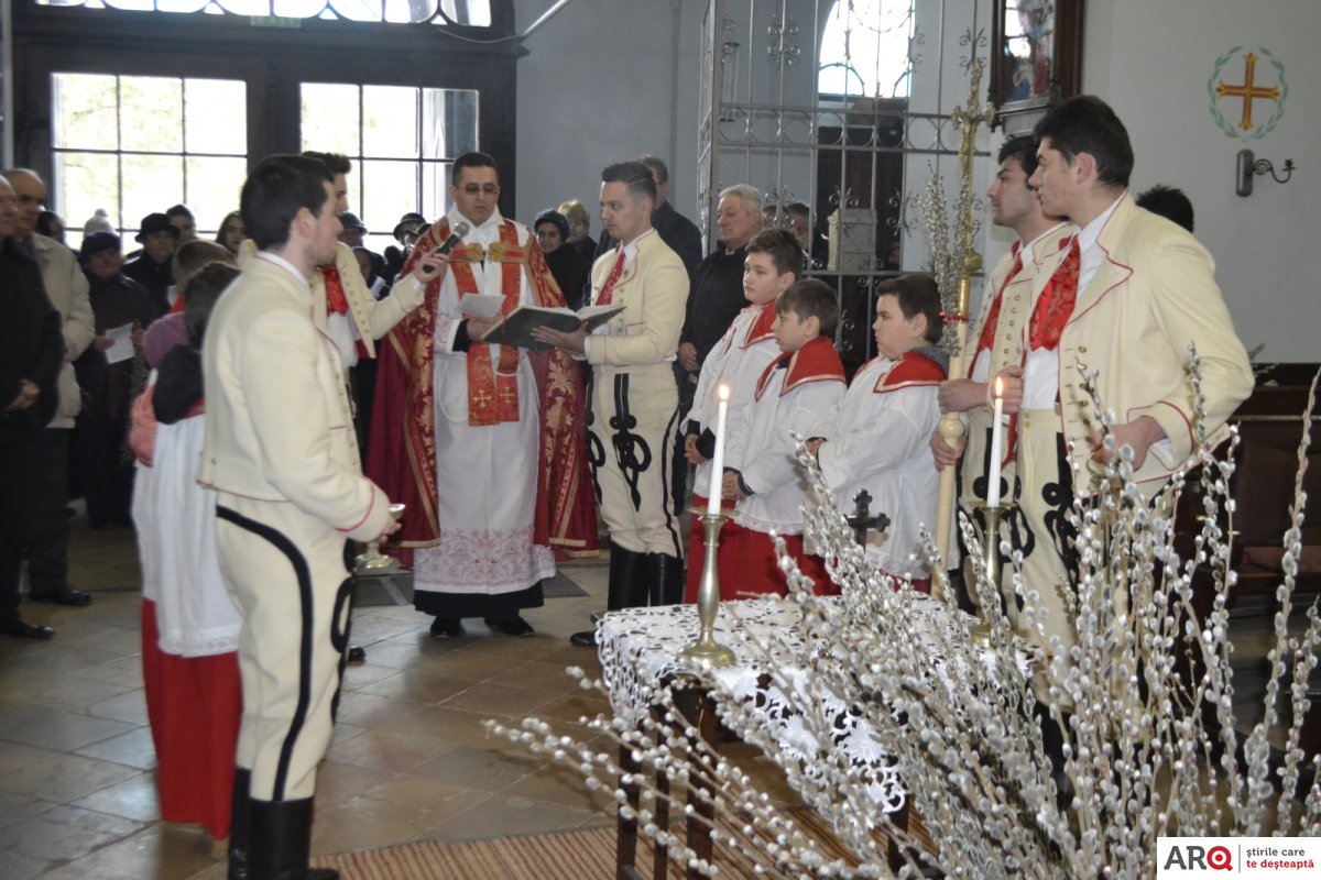 Floriile la Biserica Romano-Catolică din Vinga