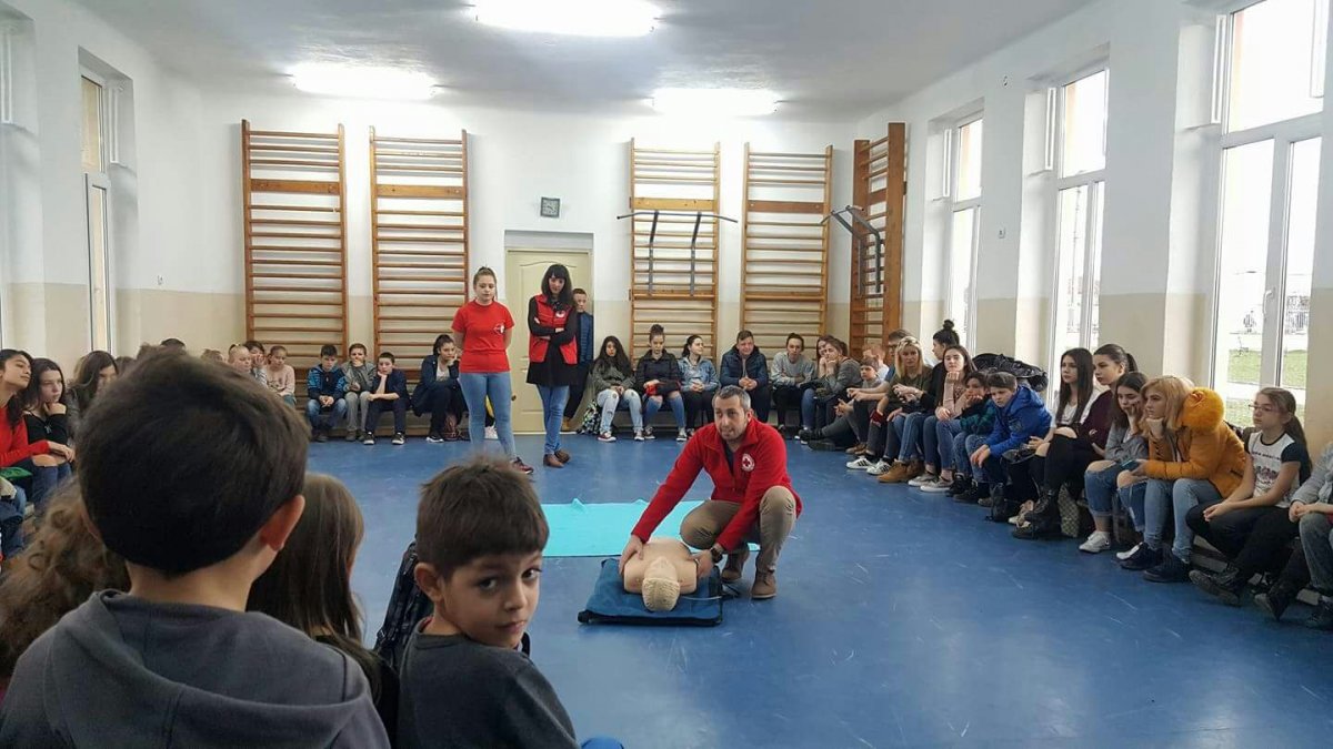 Crucea Rosie a fost alături de elevi în săptămâna altfel