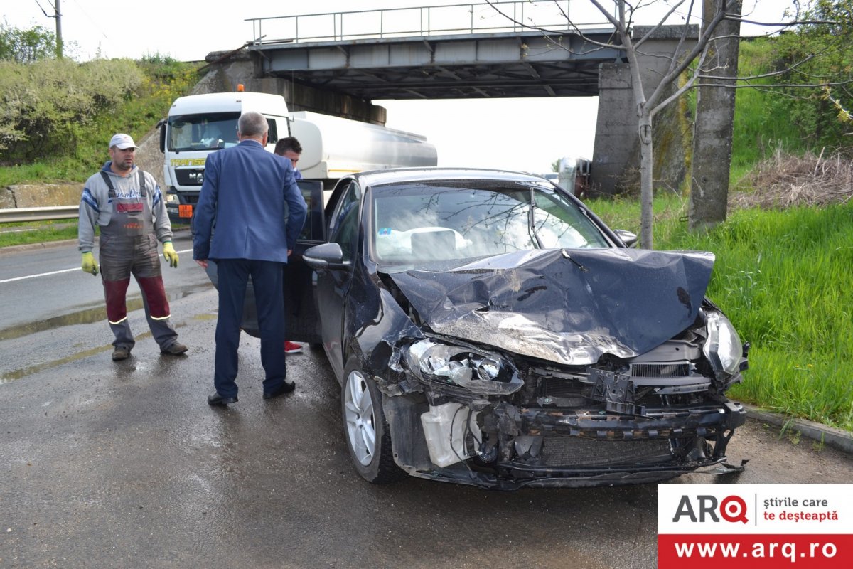 FORD vs. VW sub viaductul din Sânicolau Mic