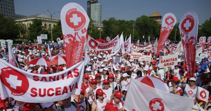 Protest cu 10000 de oameni în fața Guvernului. Sindicaliștii din sănătate, amăgiți cu noi promisiuni