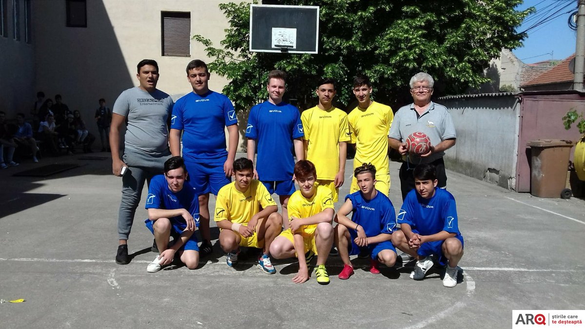 Campionat  special  de minifotbal la Liceul Tehnologic „Francisc Neuman” Arad