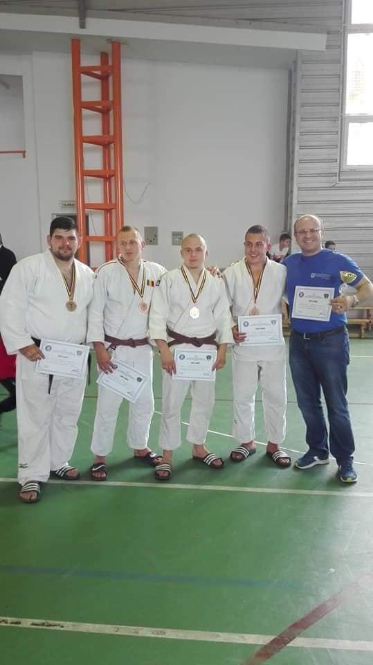5 medalii pentru şcoala de judo arădeană la finala CN Universitar