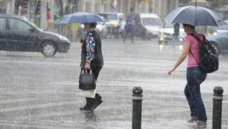 Atenţionare meteo: Cod galben de ploi torenţiale pentru jumătate de ţară