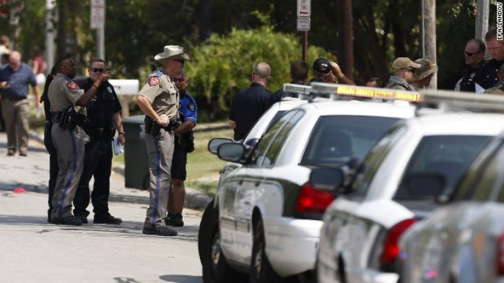 Atac armat în Dallas, mai mulţi oameni împuşcaţi, inclusiv o gravidă
