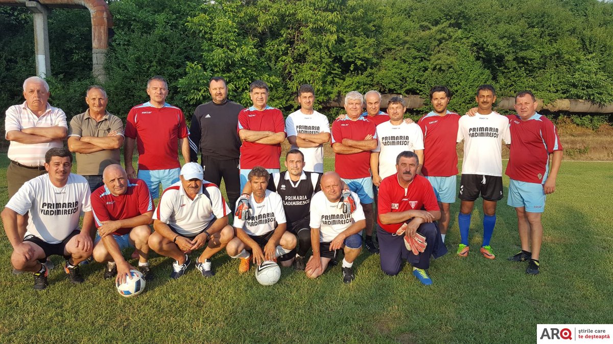 Turneul Veteranilor la  minifotbal  este la concurență cu ploile căzute în zona Bazei  Sportive ” Ionuț Popa”.